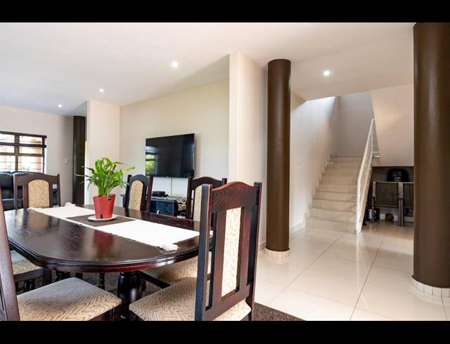 5 BEDROOM HOUSE FOR SALE IN BALLITO CENTRAL